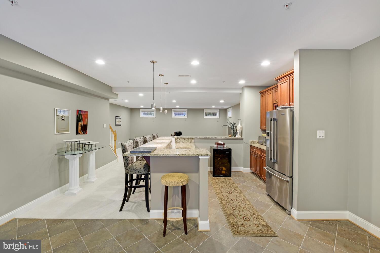6111 Rosemont Cir