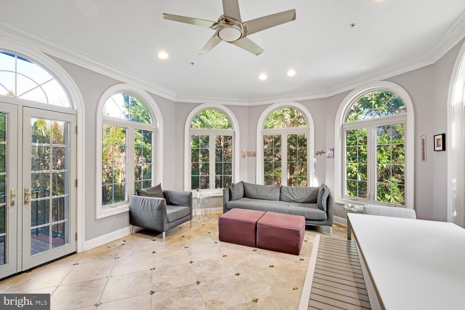 6111 Rosemont Cir