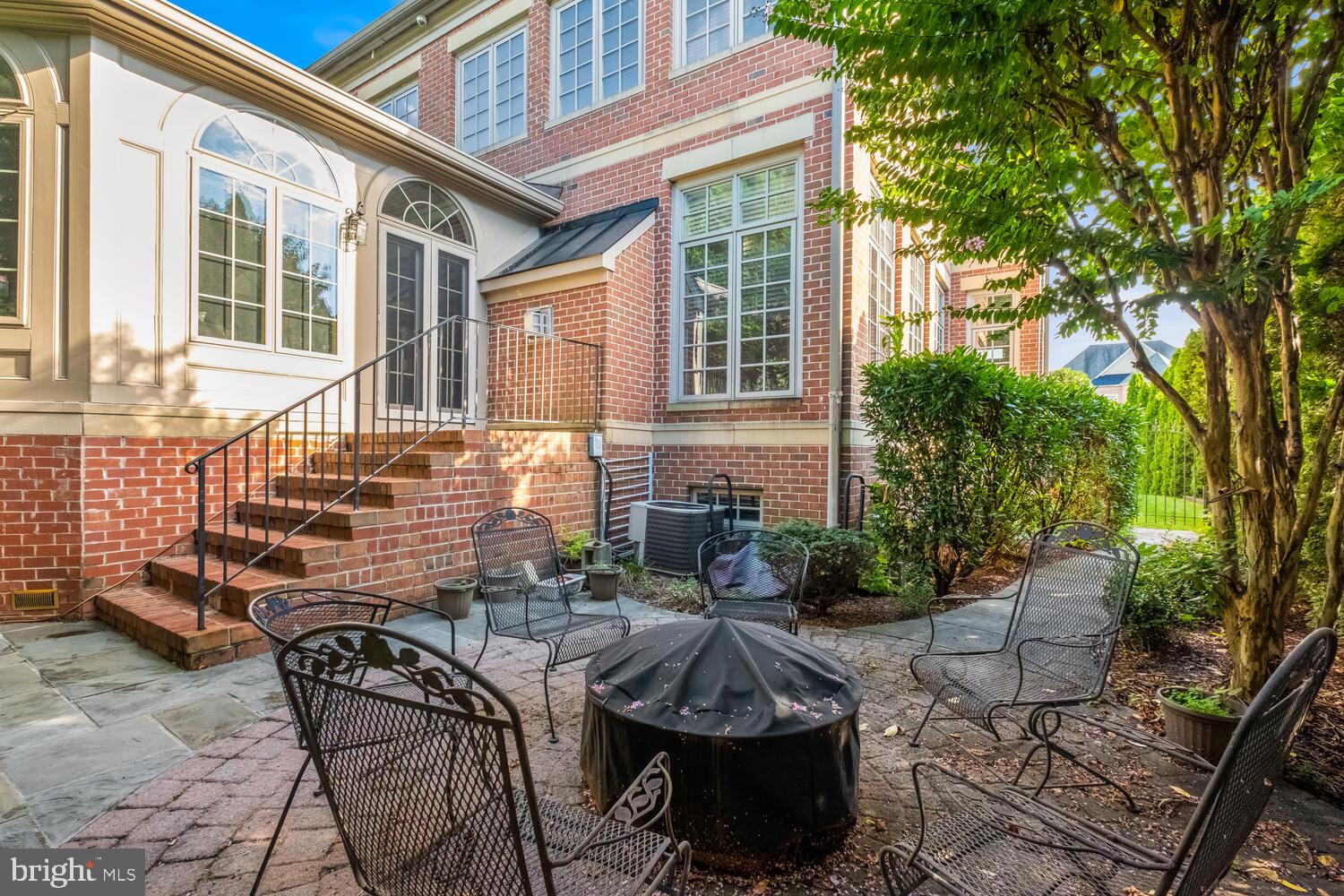6111 Rosemont Cir