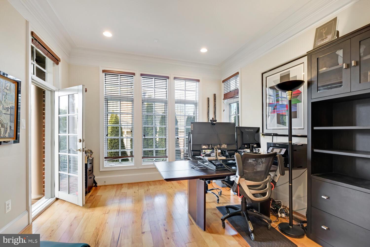 6111 Rosemont Cir