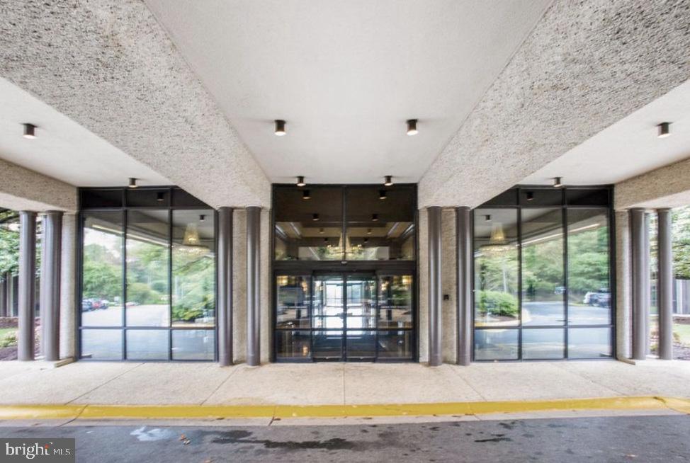 5225 POOKS HILL ROAD 202S