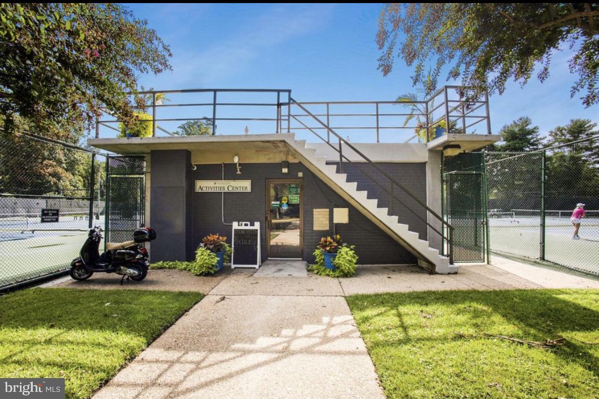 5225 POOKS HILL ROAD 202S