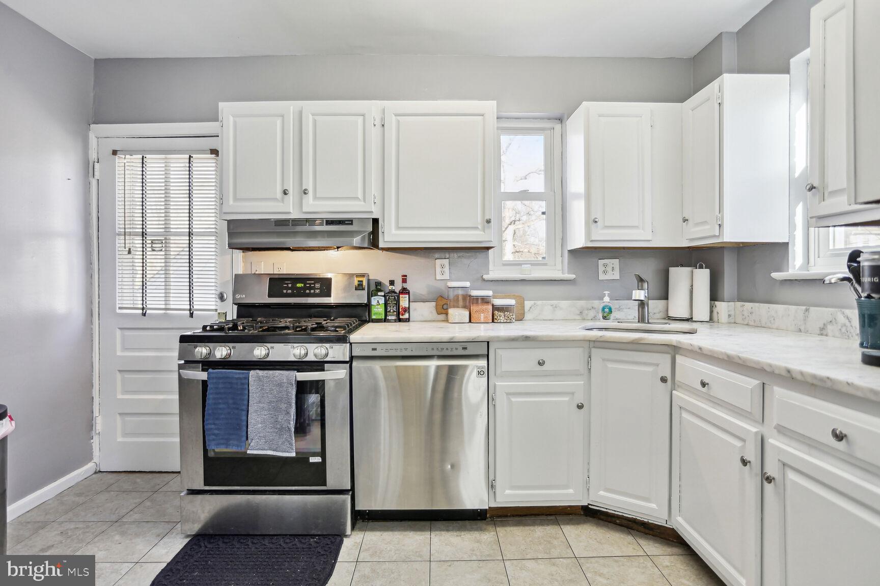 8216 ROANOKE AVENUE