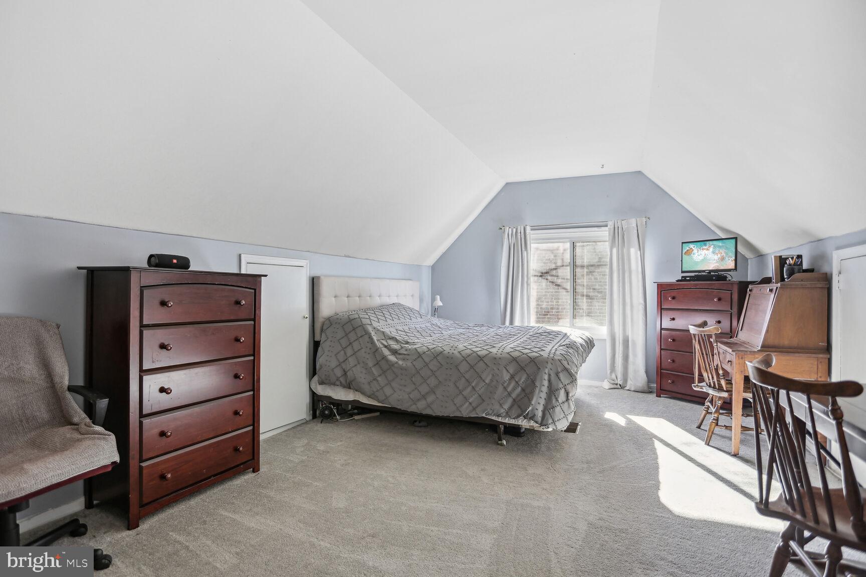 8216 ROANOKE AVENUE