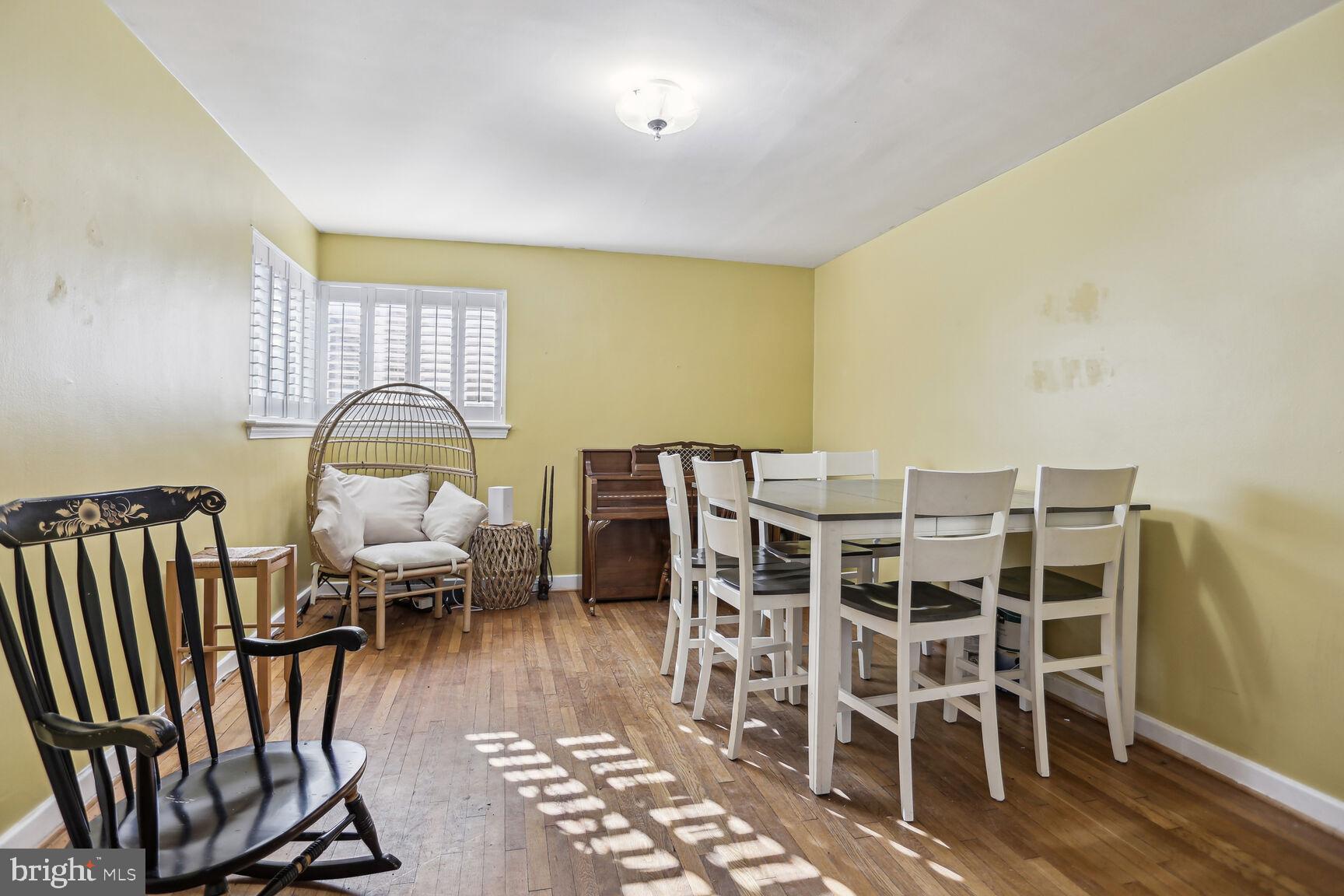 8216 ROANOKE AVENUE