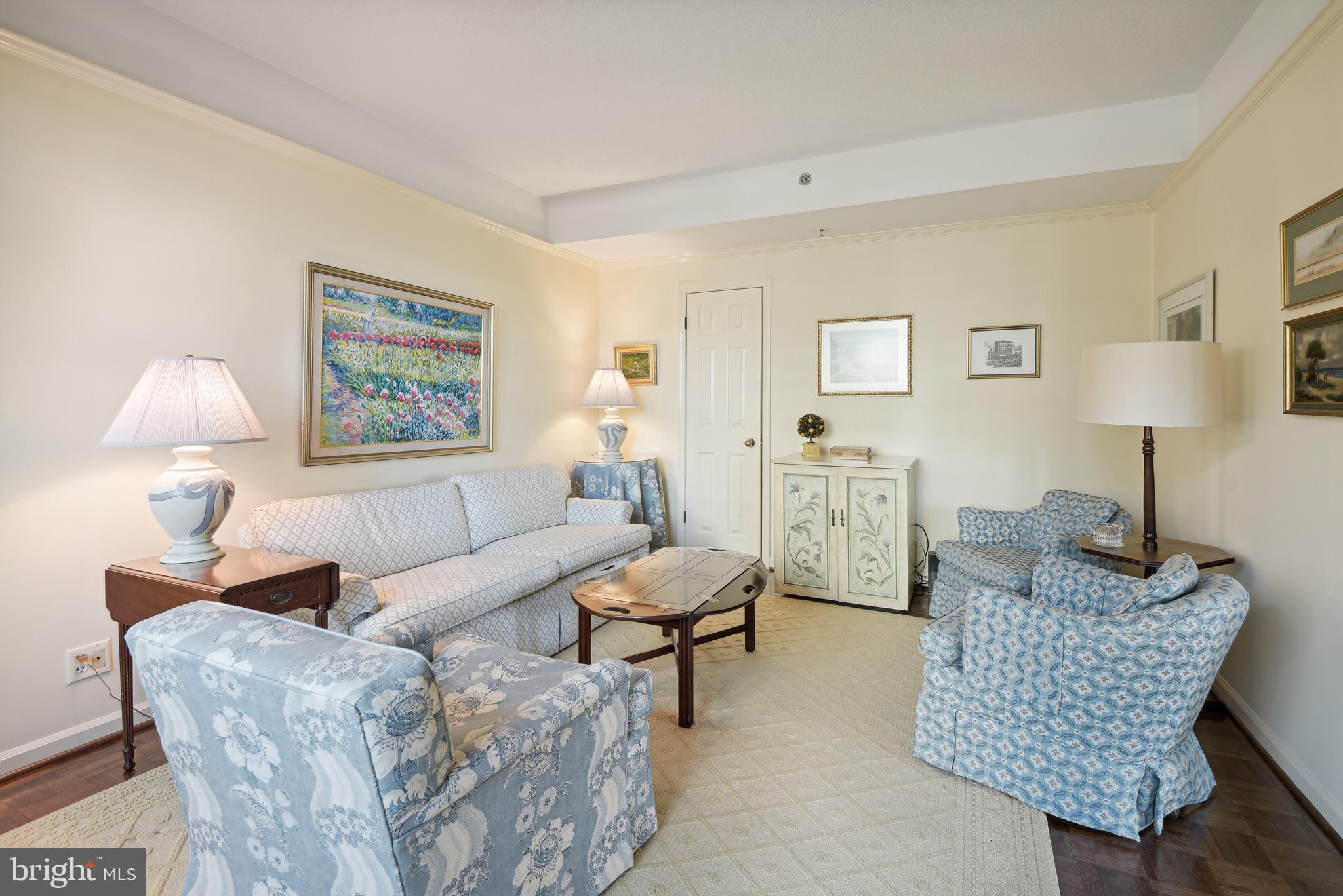 5610 Wisconsin Ave #208