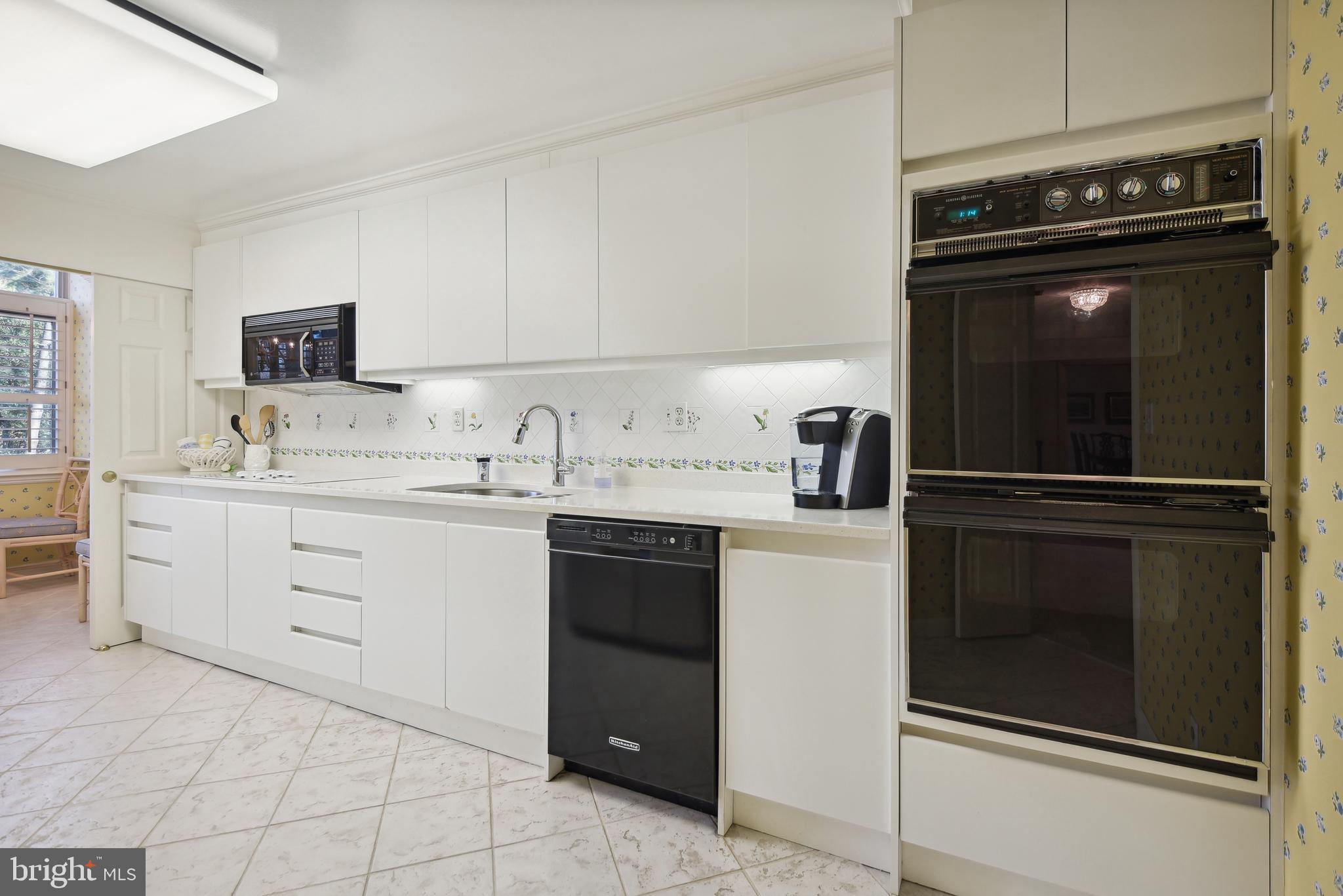 5610 Wisconsin Ave #208