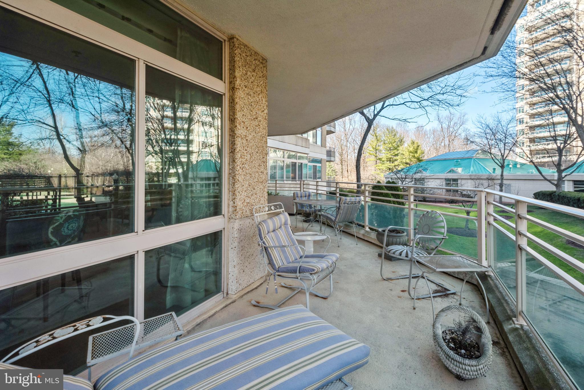 5610 Wisconsin Ave #208