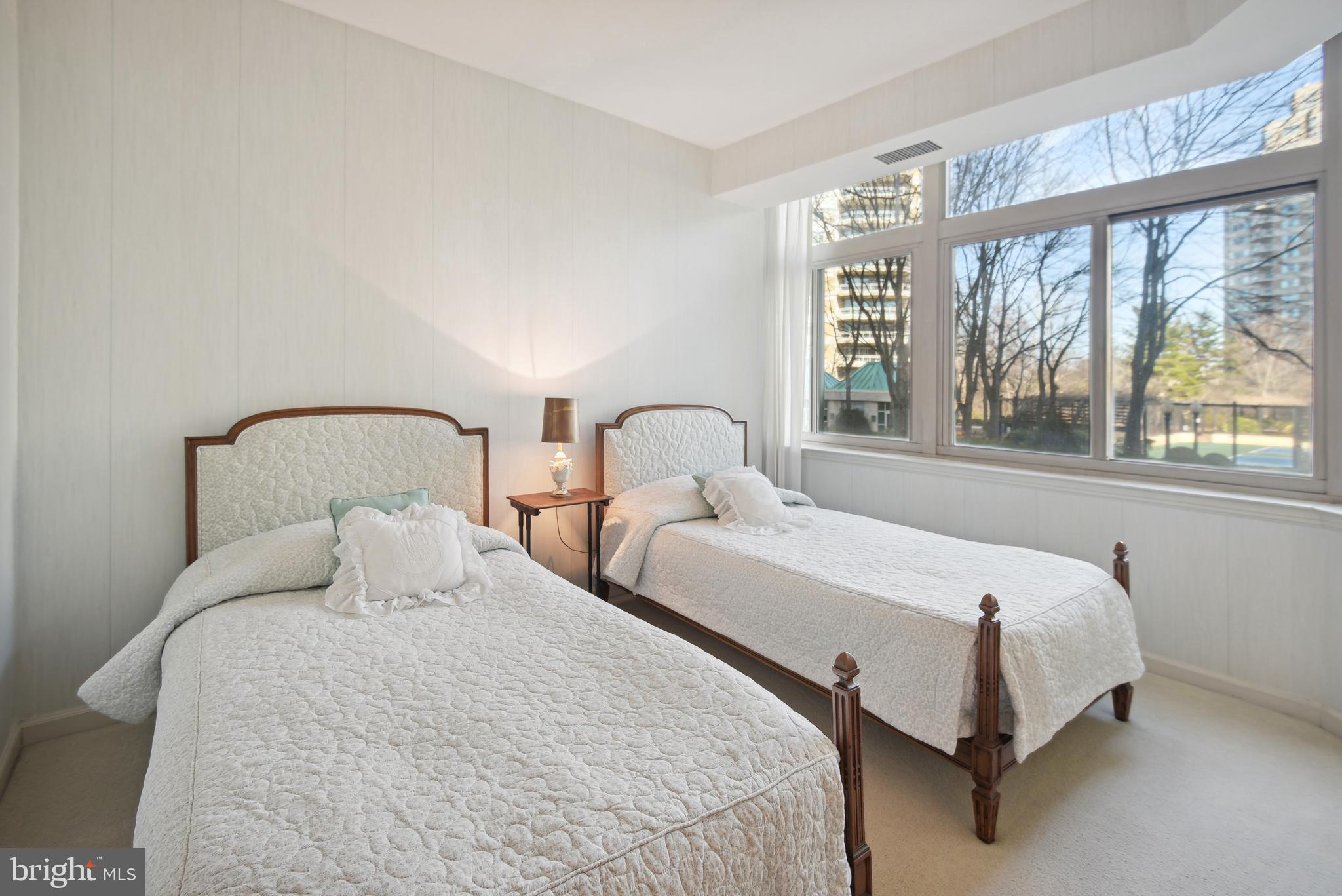 5610 Wisconsin Ave #208