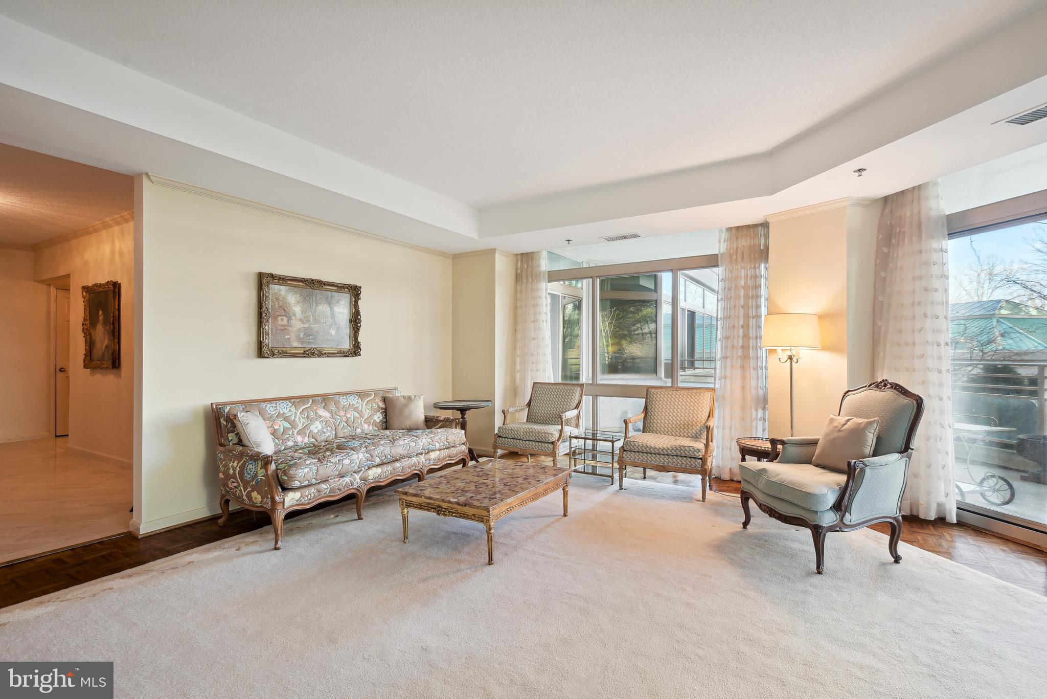 5610 Wisconsin Ave #208
