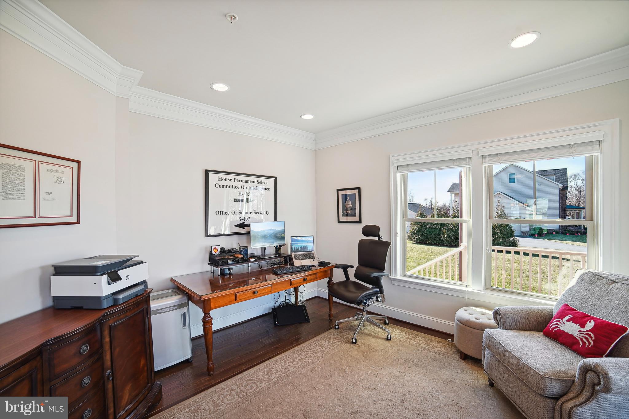 7401 White House Ln