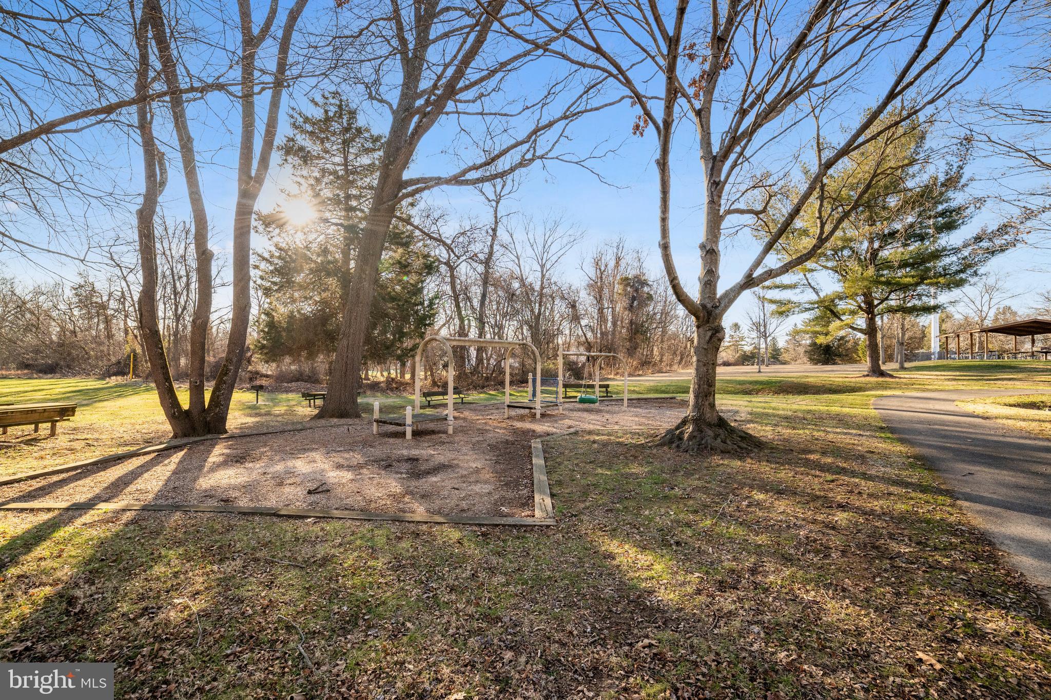 7401 White House Ln