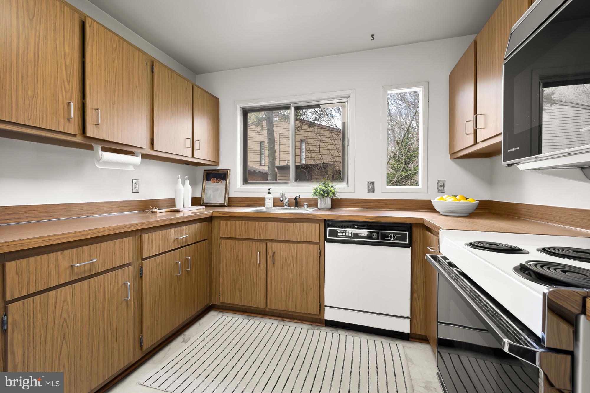 8509 TIMBER HILL LANE