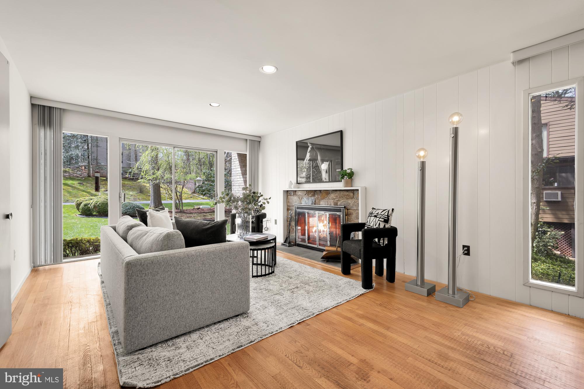 8509 TIMBER HILL LANE