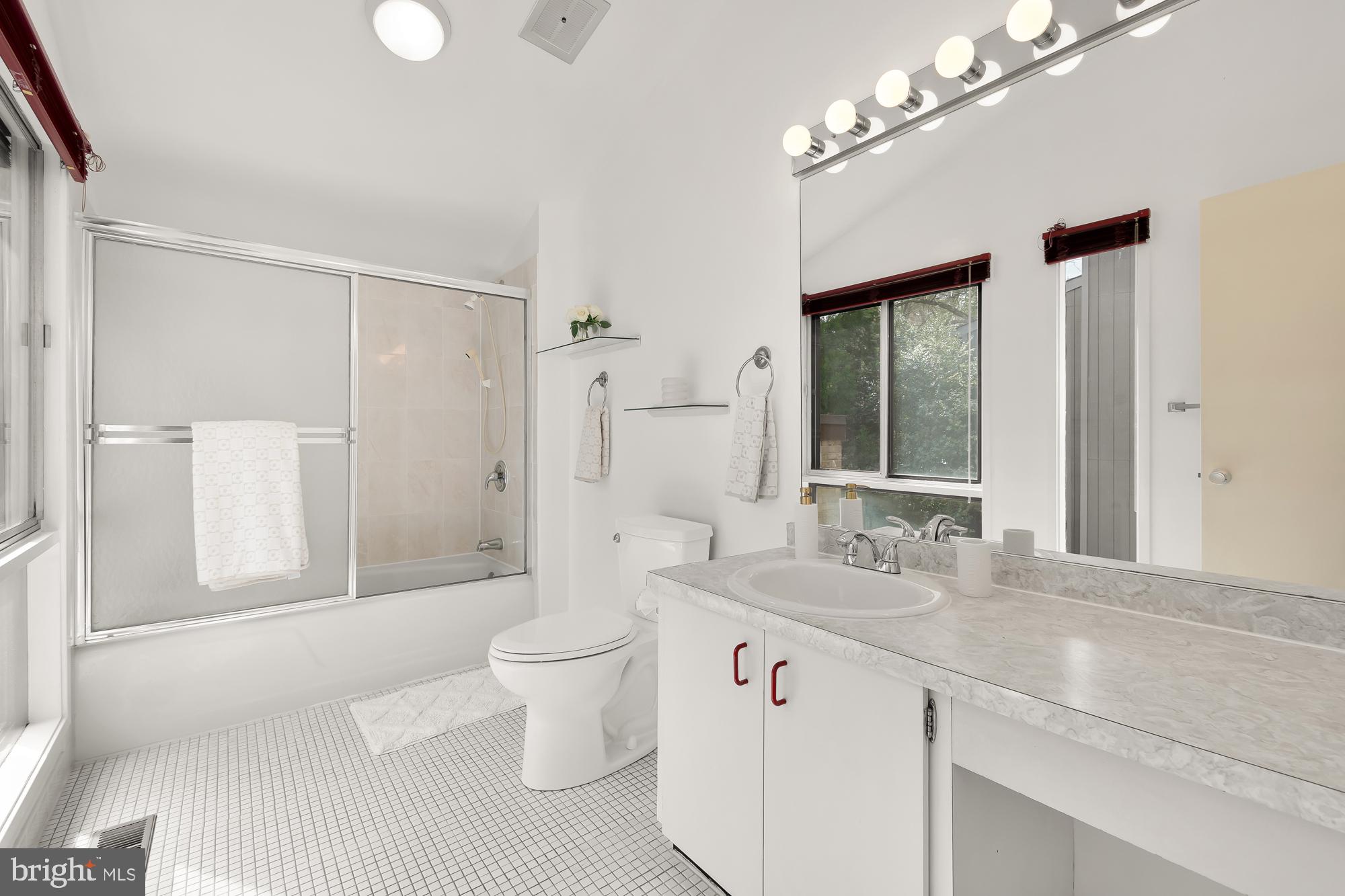 8509 TIMBER HILL LANE