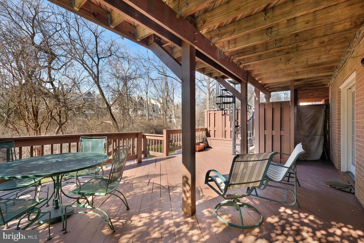 10910 Brewer House Rd