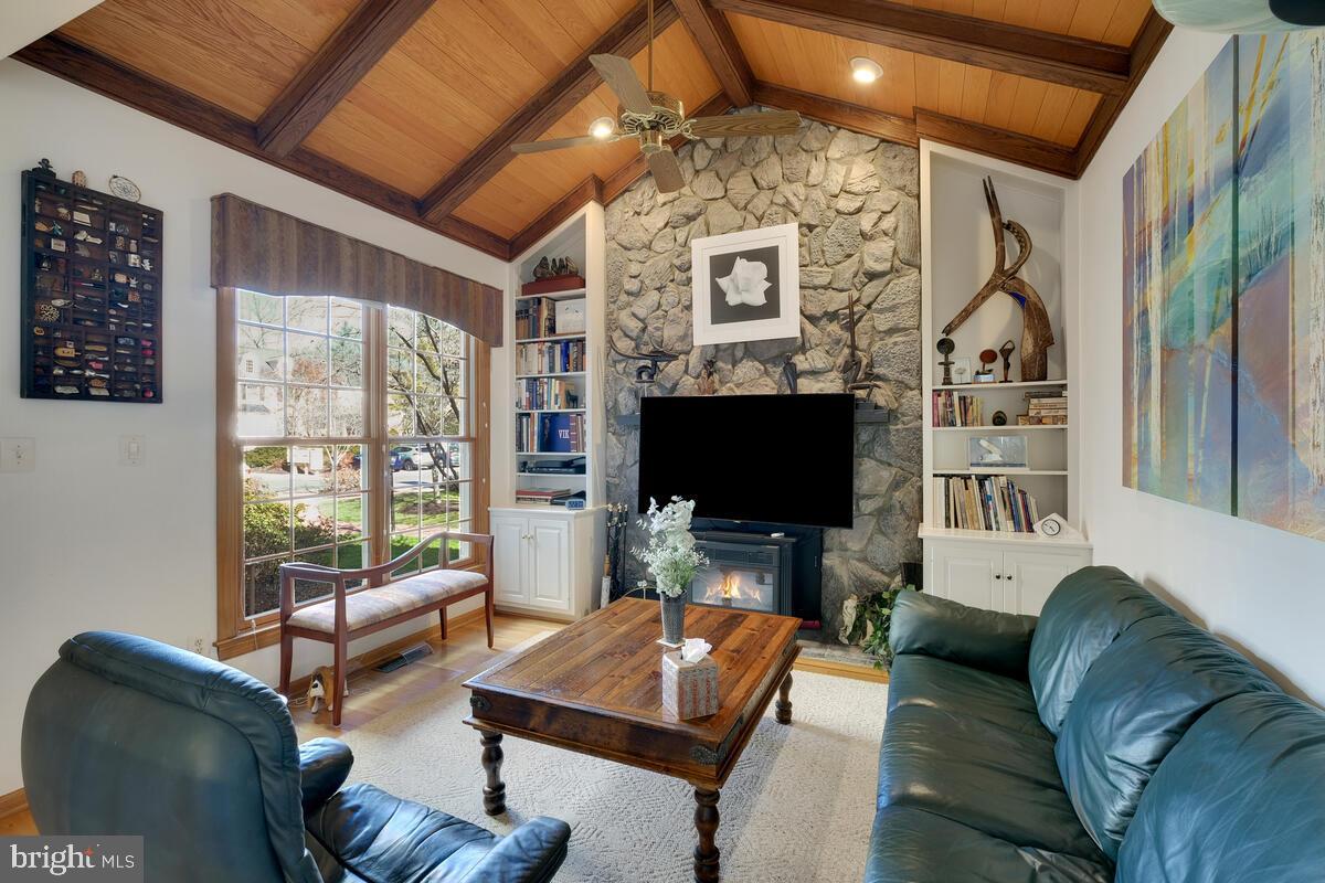 10910 Brewer House Rd