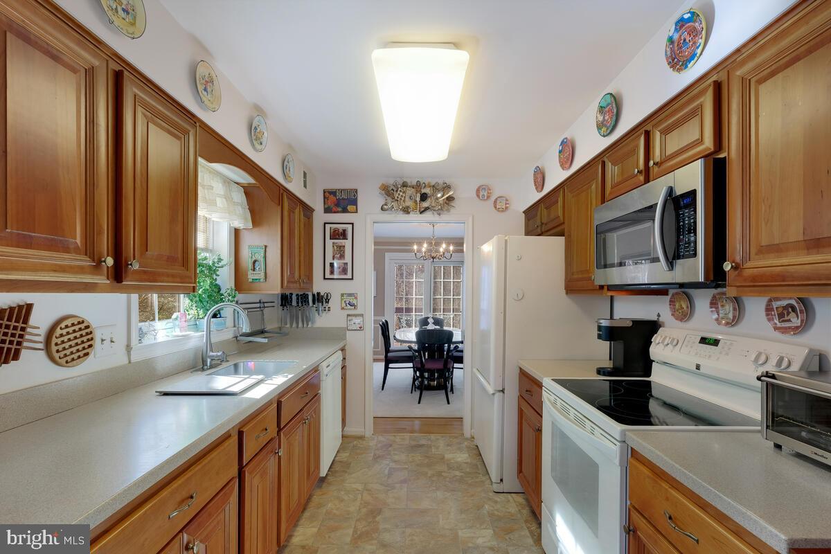 10910 Brewer House Rd