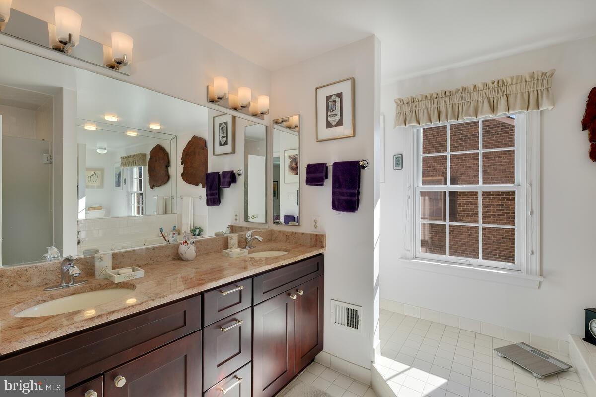 10910 Brewer House Rd