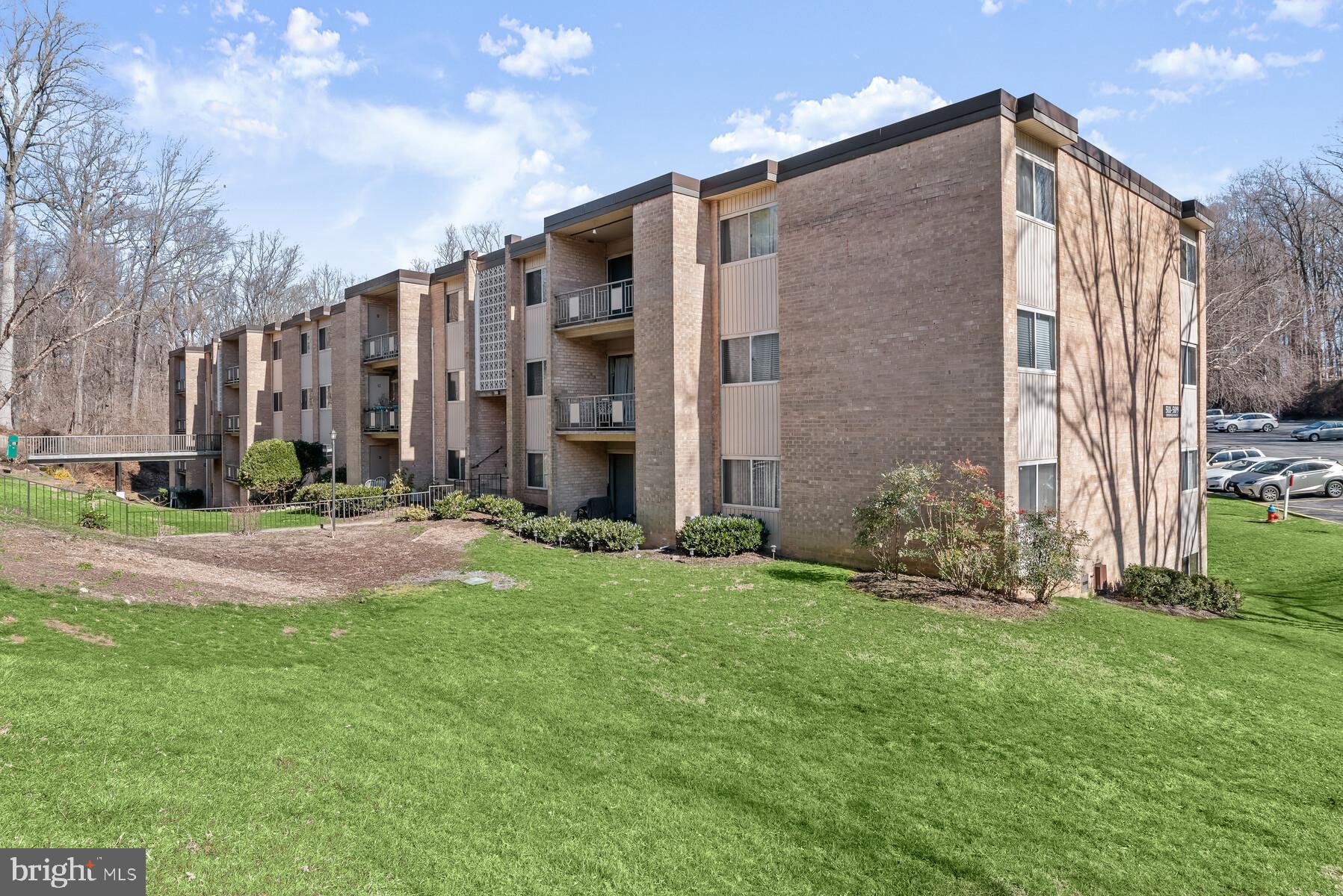 5111 Crossfield Ct #16