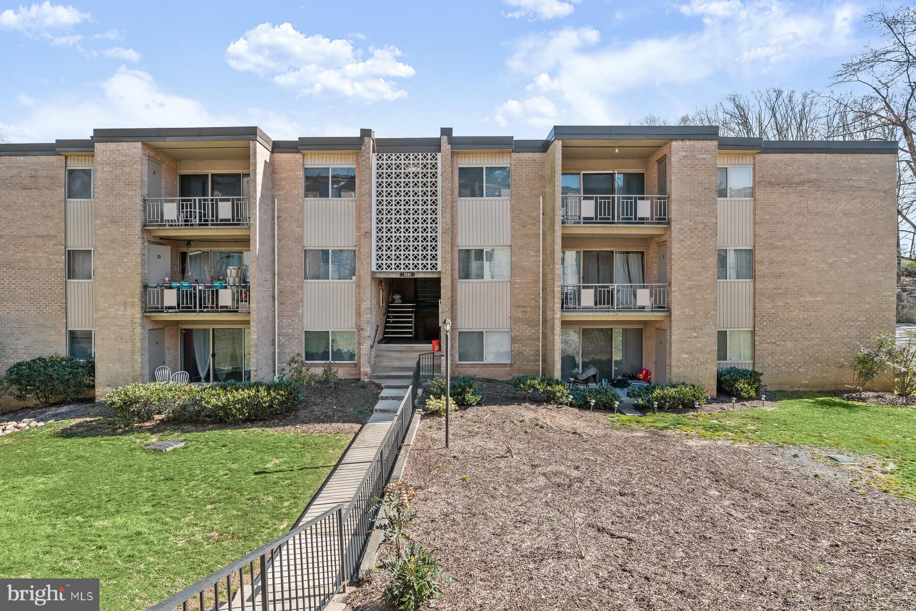 5111 Crossfield Ct #16