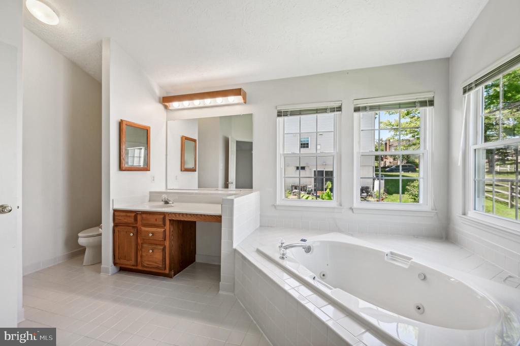 218 LOWER COUNTRY DRIVE