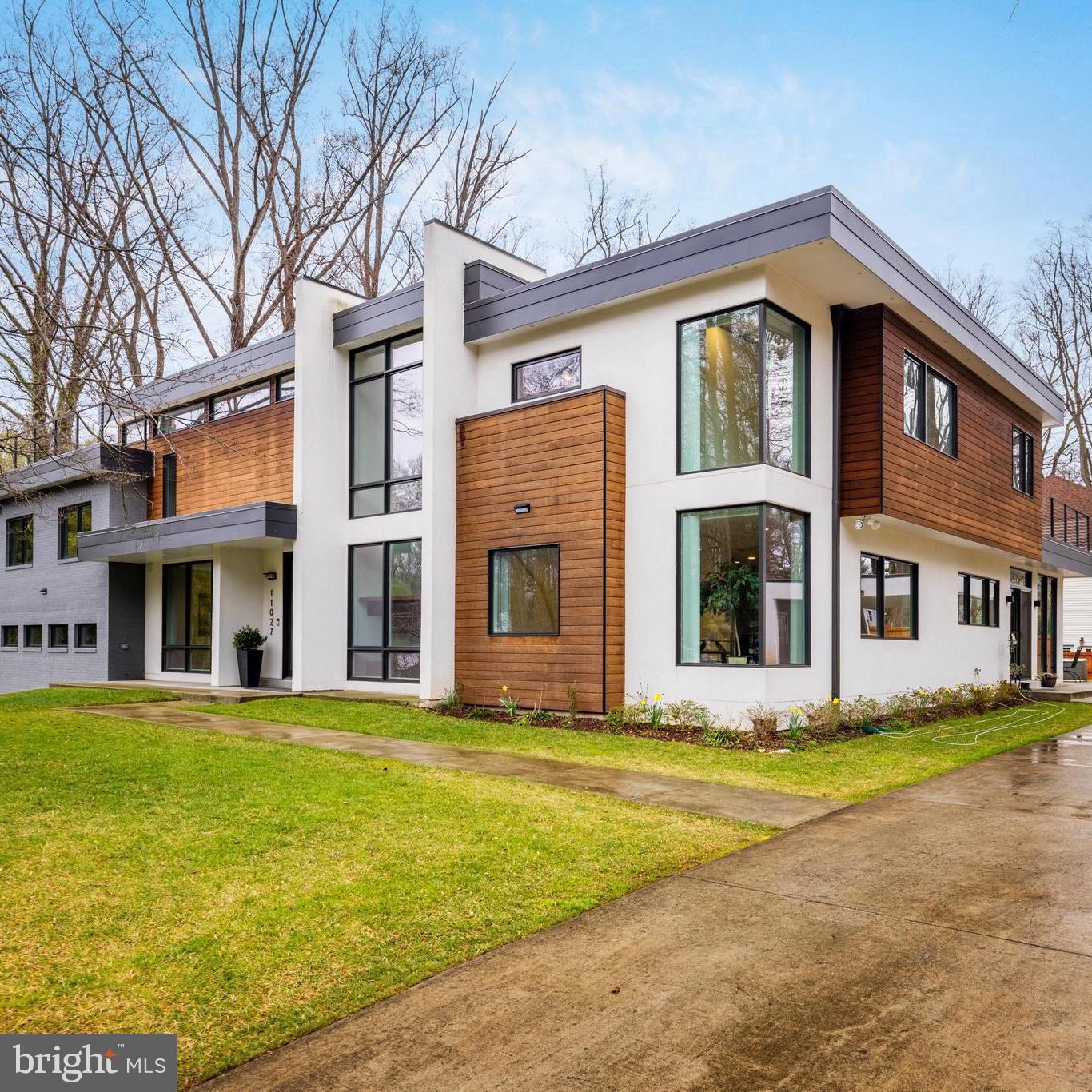 11027 Marcliff Rd