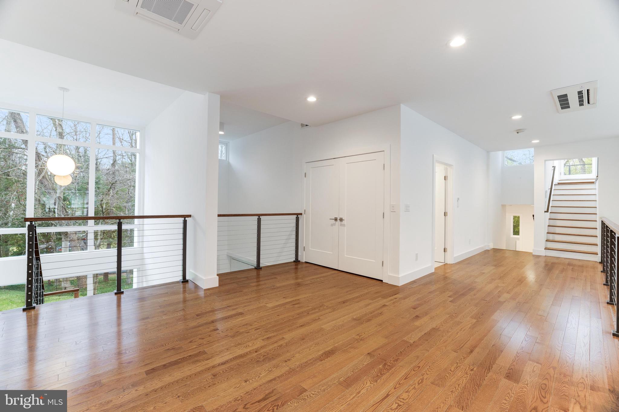 11027 Marcliff Rd