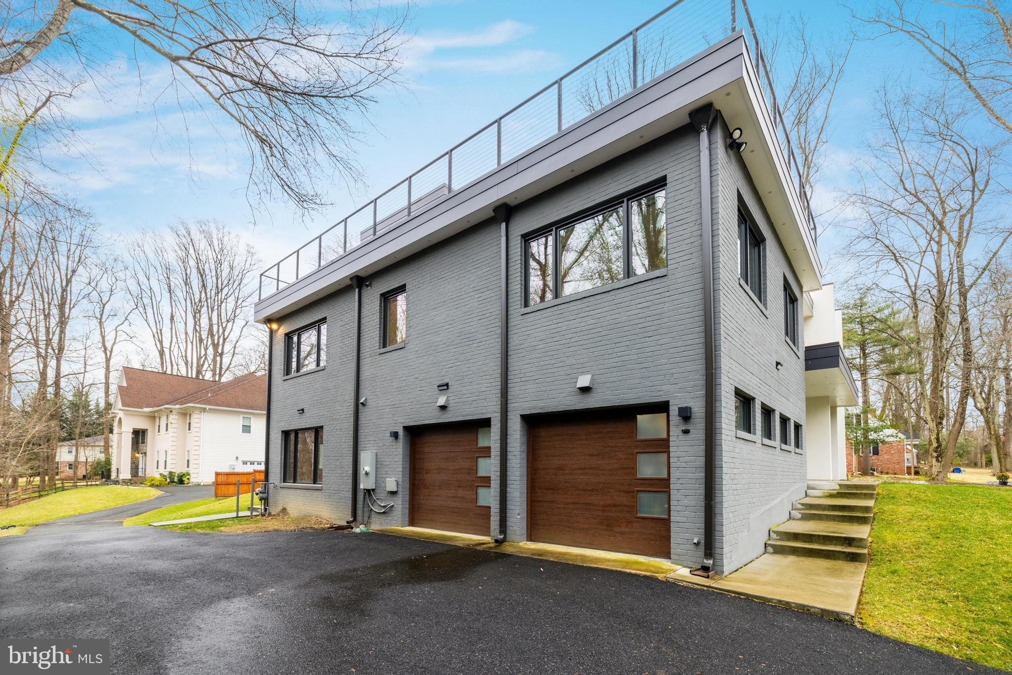 11027 Marcliff Rd