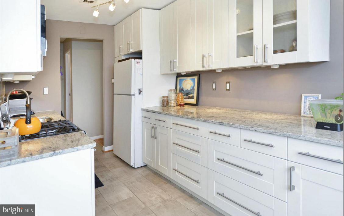 10201 GROSVENOR PLACE 1620