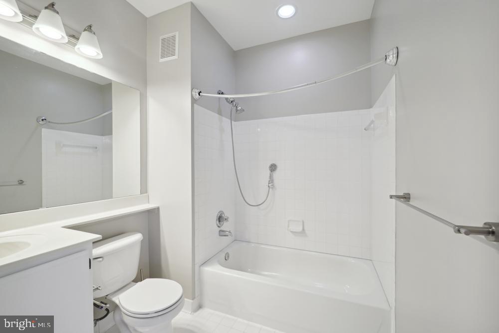 101 Watkins Pond Blvd #4-206