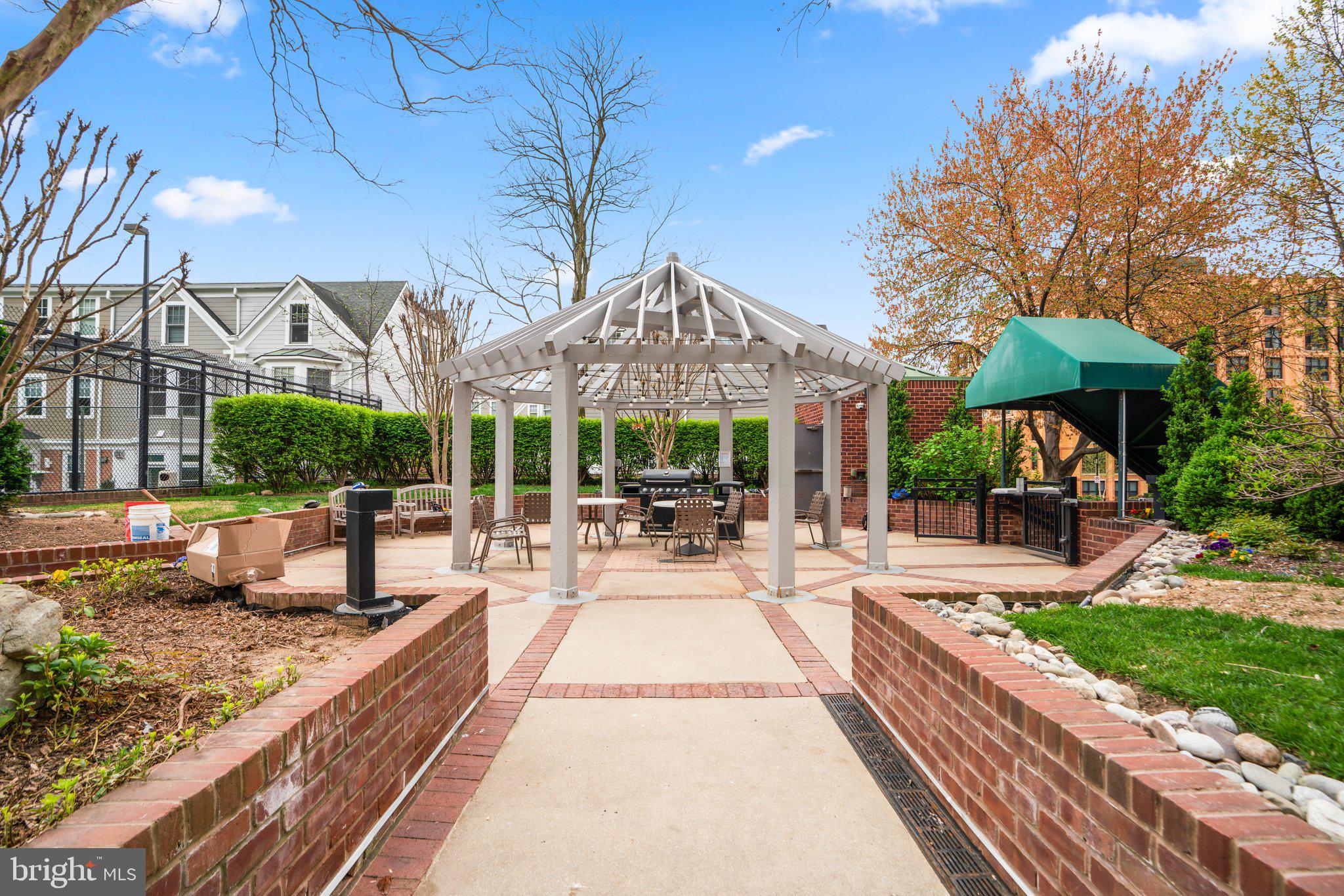 7500 WOODMONT AVENUE S1112