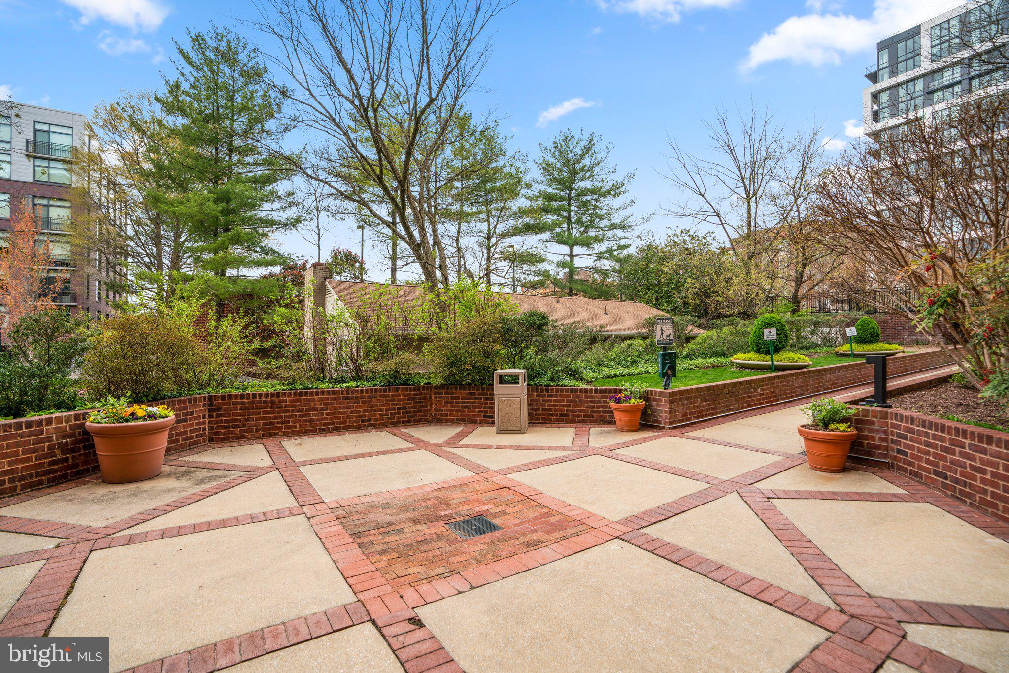 7500 WOODMONT AVENUE S1112