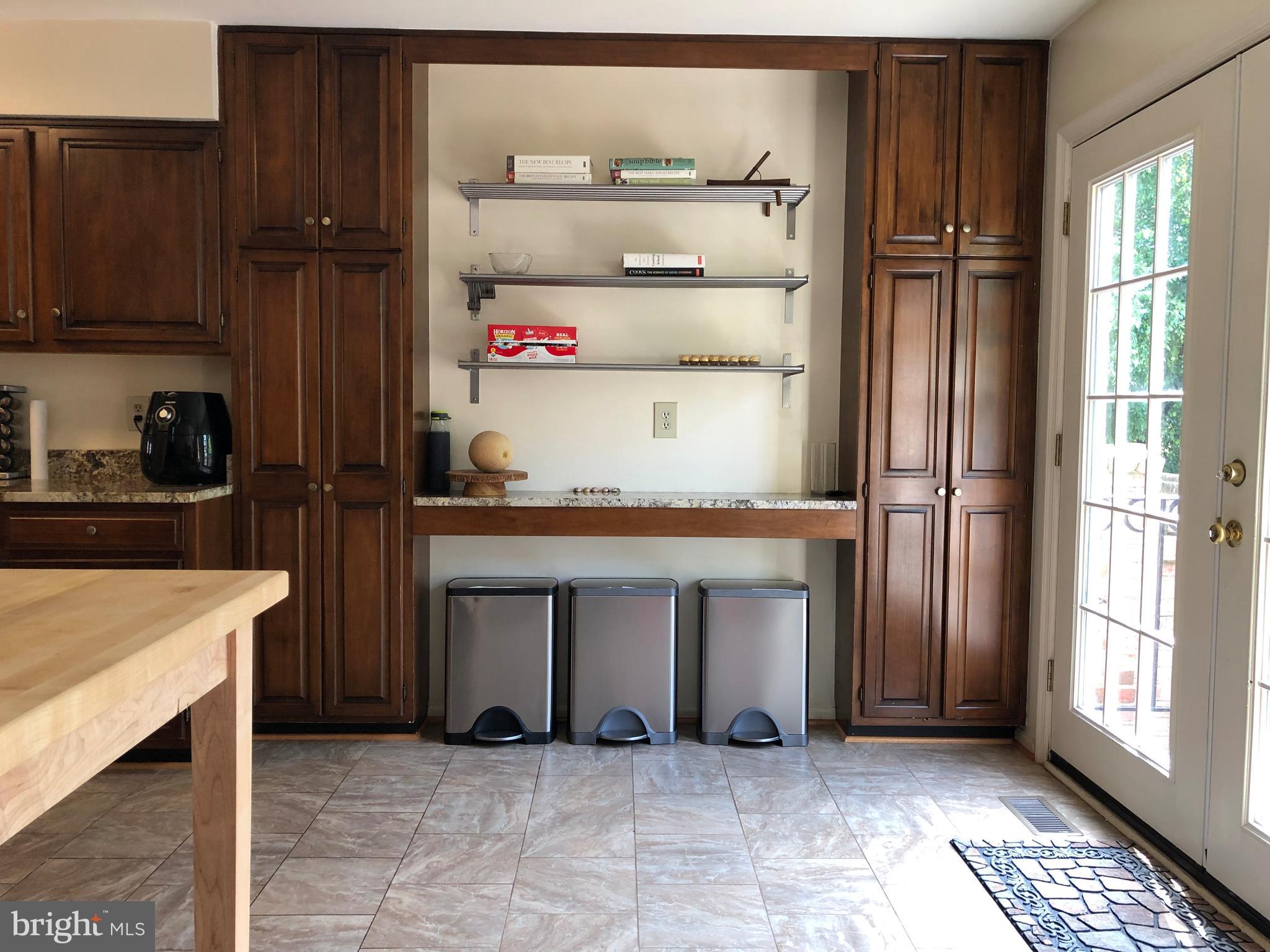 10926 BLOOMINGDALE DRIVE