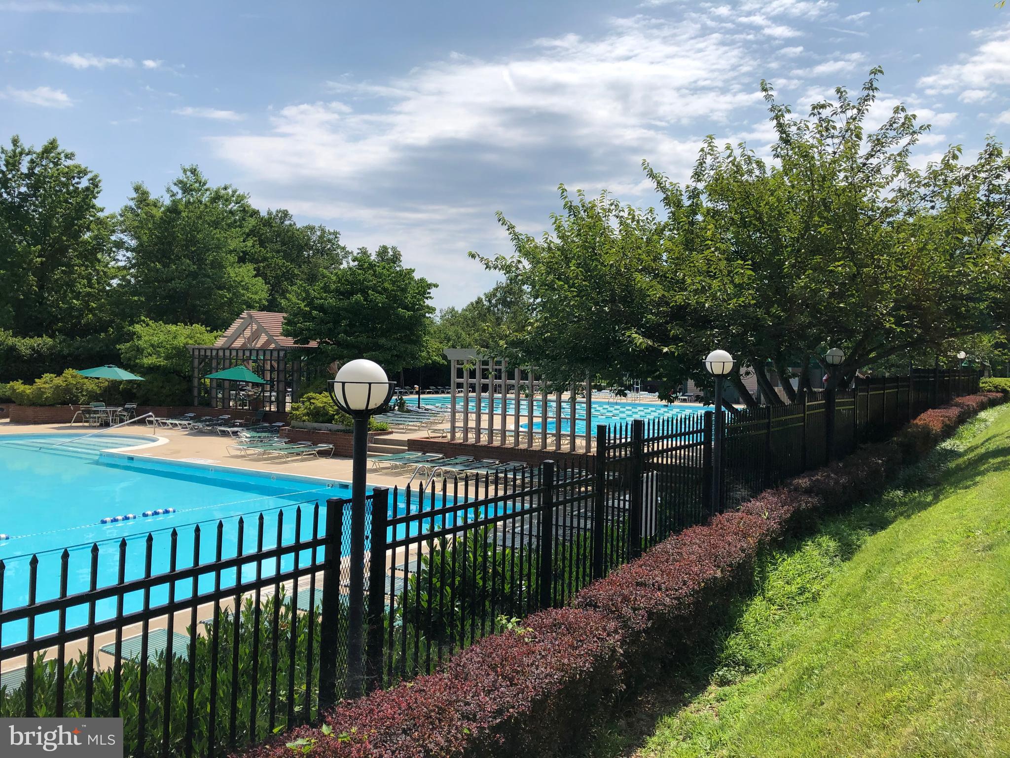 10926 BLOOMINGDALE DRIVE