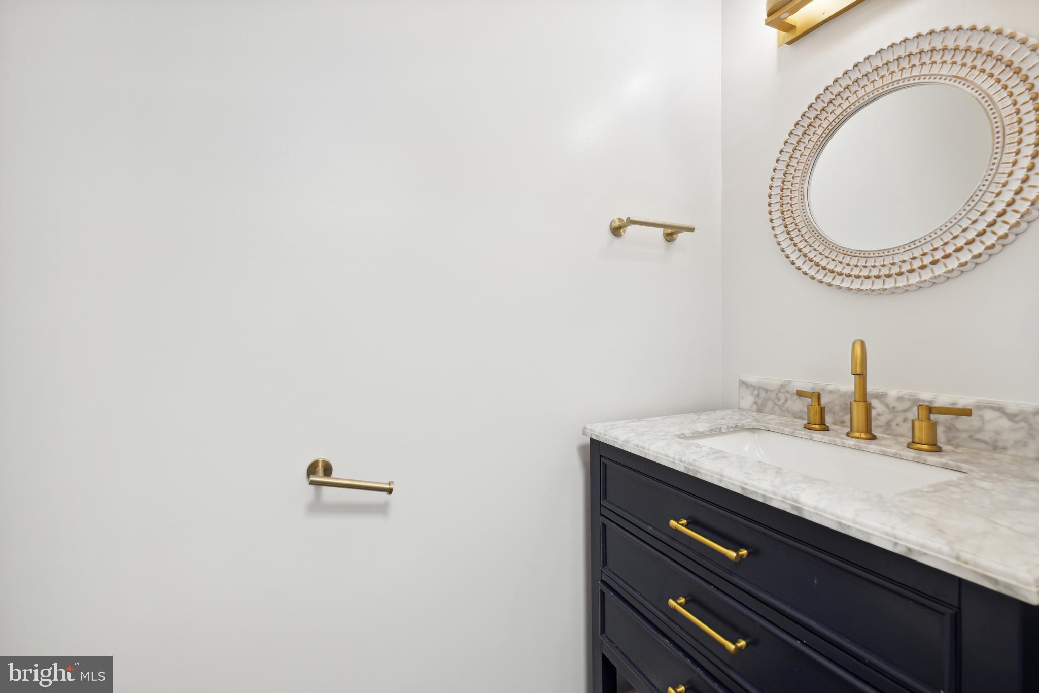 16 HIBISCUS COURT 1-8