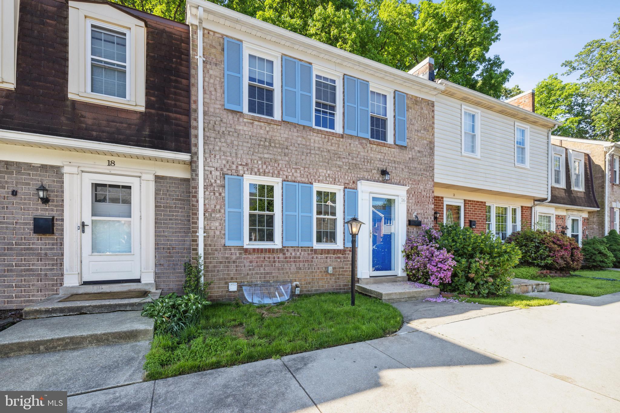 16 HIBISCUS COURT 1-8