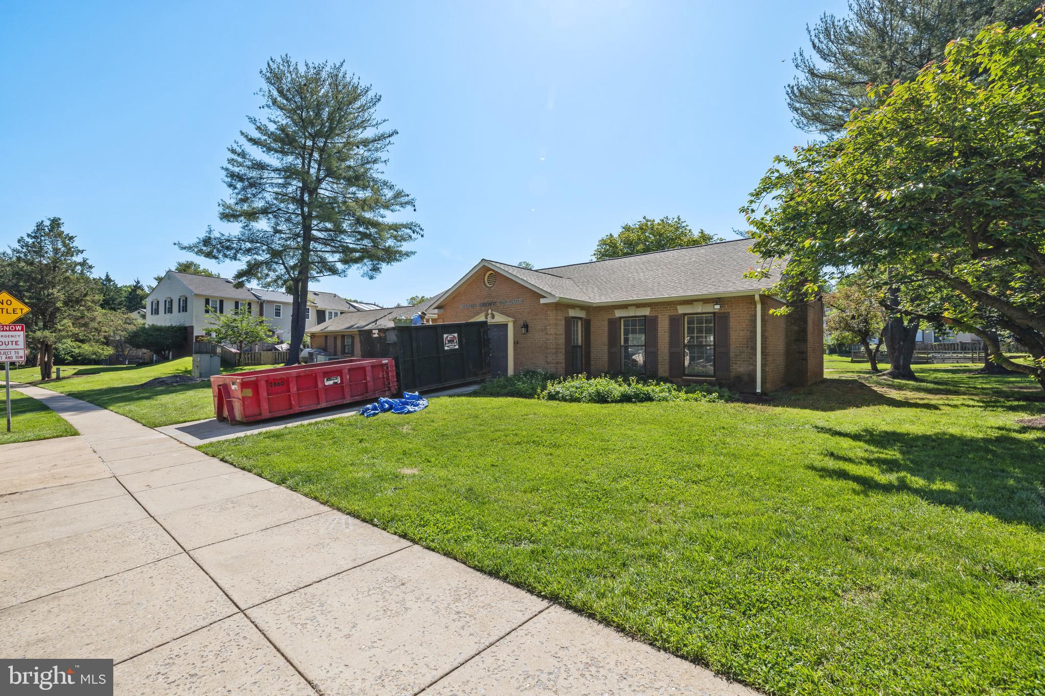 16 HIBISCUS COURT 1-8