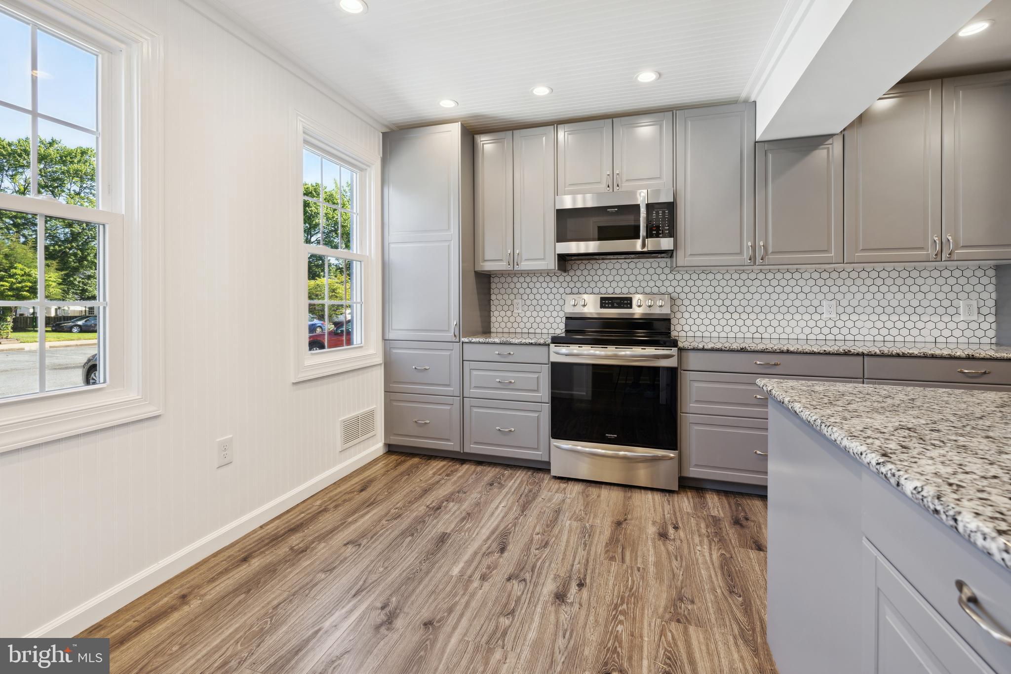 16 HIBISCUS COURT 1-8