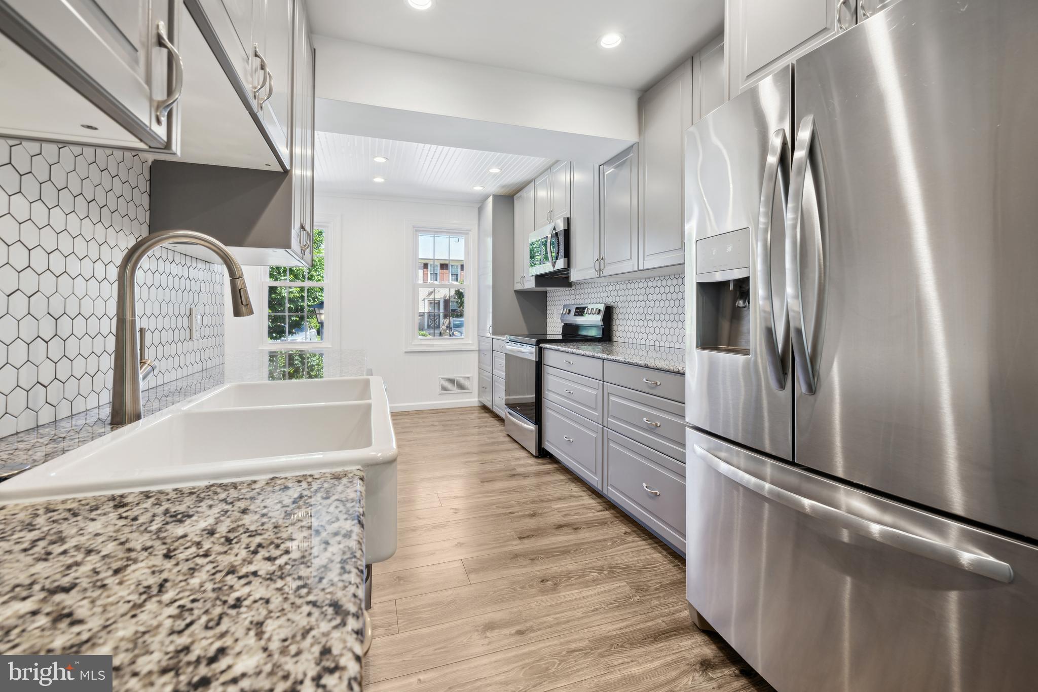 16 HIBISCUS COURT 1-8