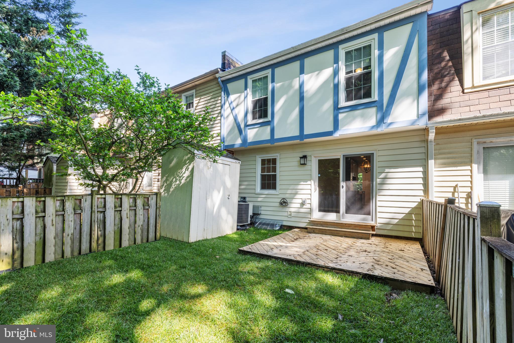 16 HIBISCUS COURT 1-8