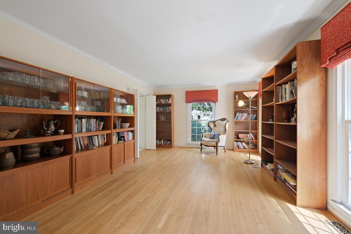 11116 Luxmanor Rd