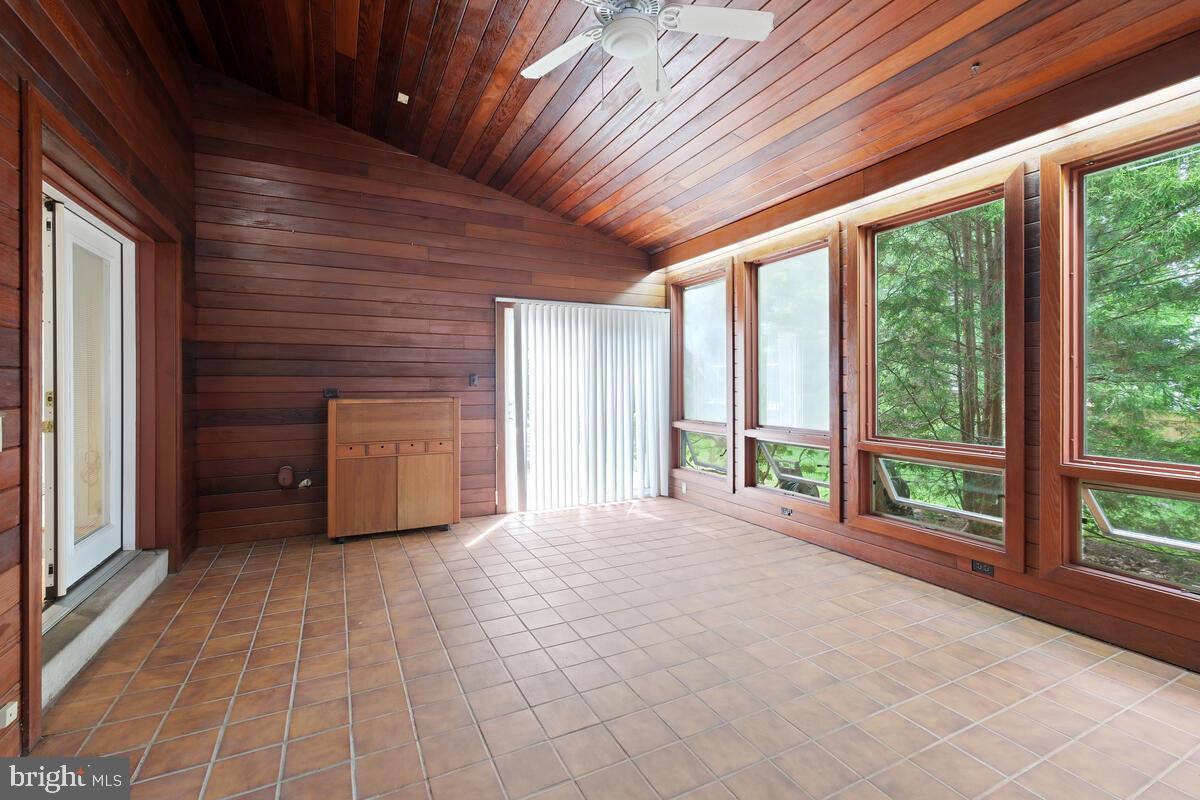 11116 Luxmanor Rd
