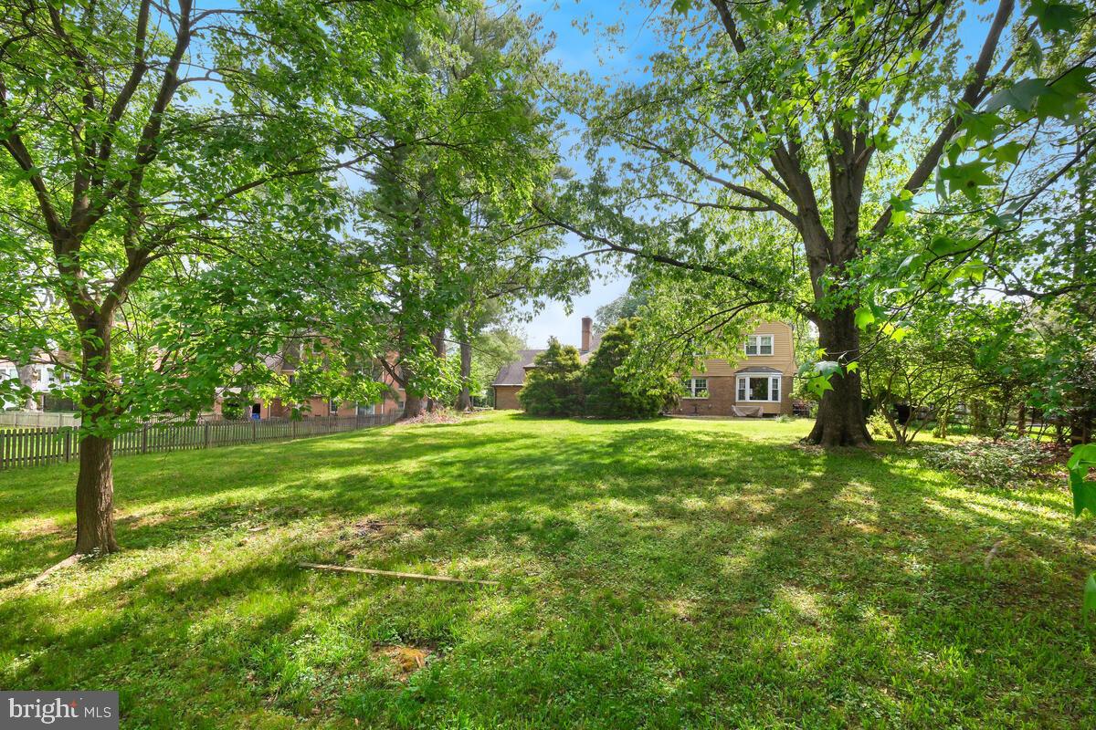 11116 Luxmanor Rd