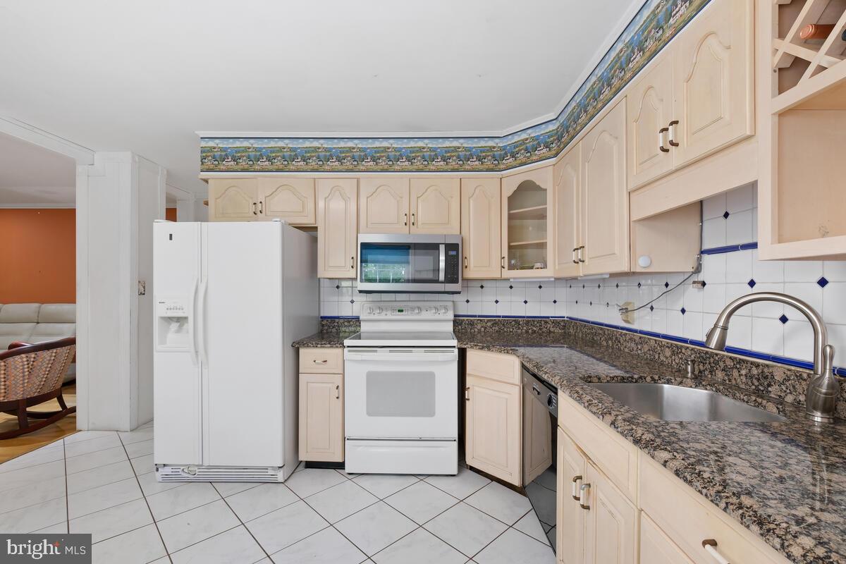 11116 Luxmanor Rd