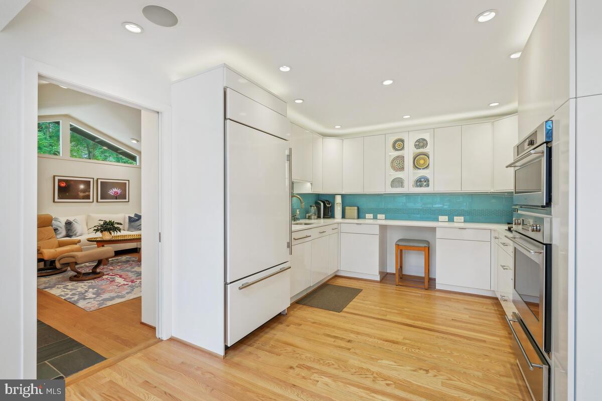 6132 Roseland Dr
