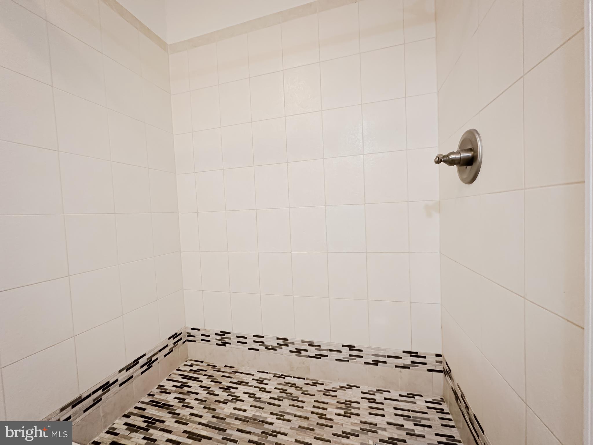 2 HIBISCUS COURT 1-1