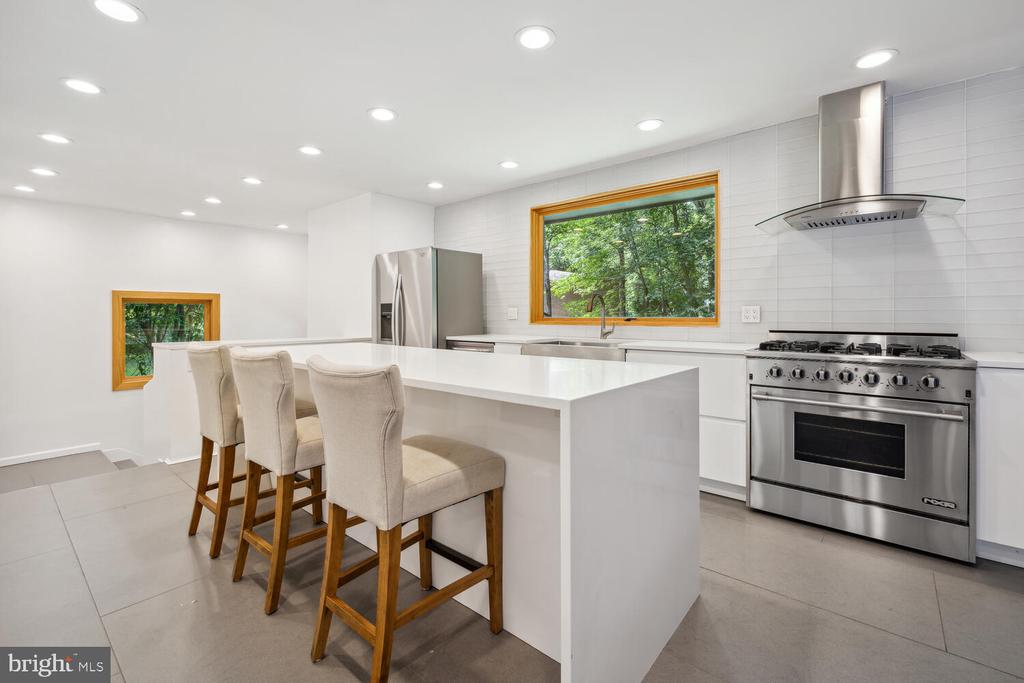 11611 DANVILLE DR