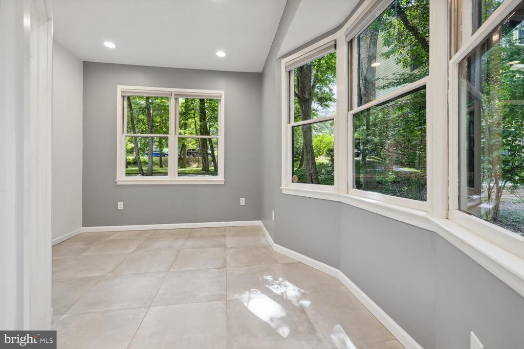11611 DANVILLE DR