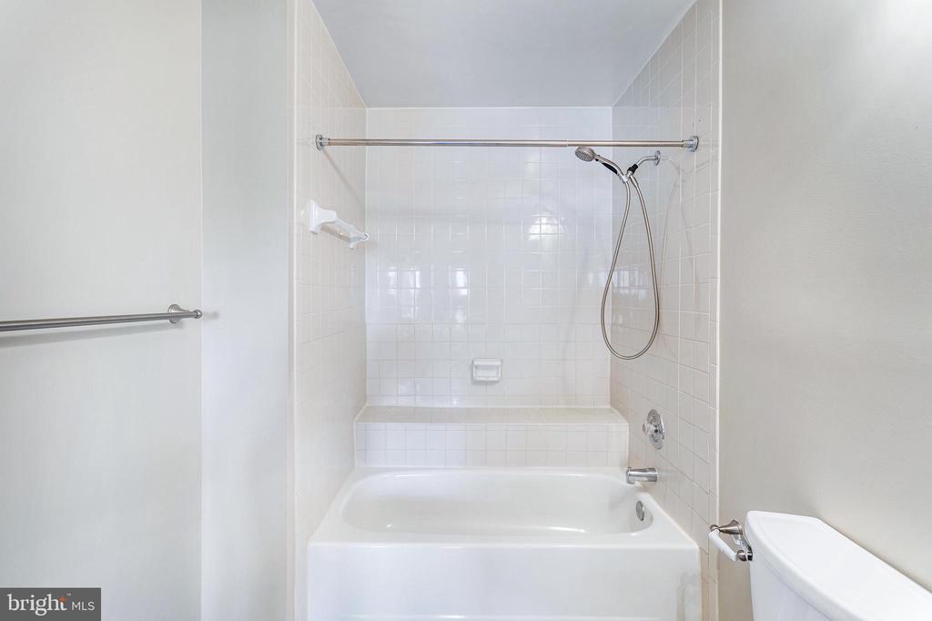 1 GROVE RIDGE COURT 65